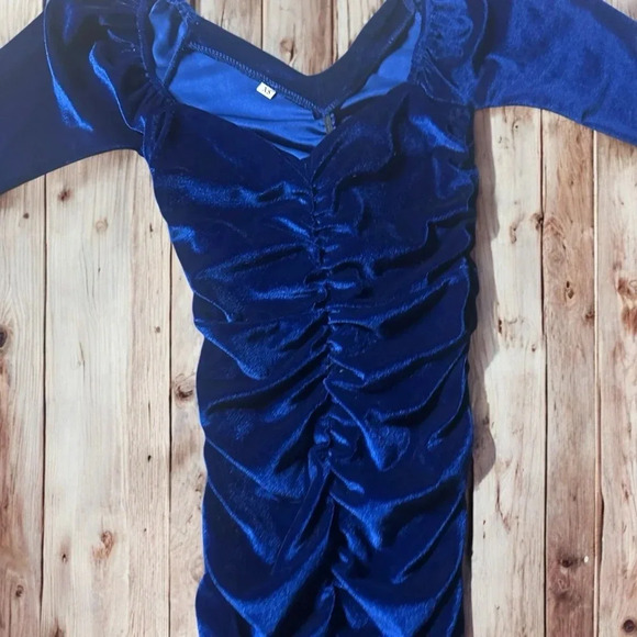 Shein velvet long sleeve dress (A11) - Picture 3 of 7